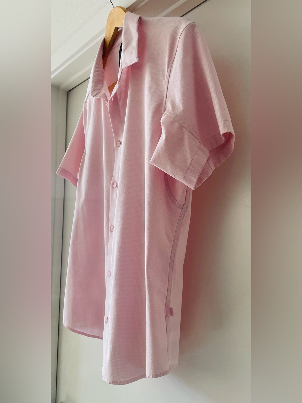 LULULEMON Athletica NWOT Men’s Down To The Wire Stretch Short Sleeve Shirt -Pink - Picture 3 of 12